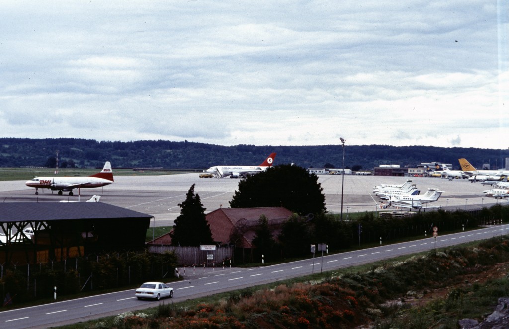 DHL Convair 340.jpg