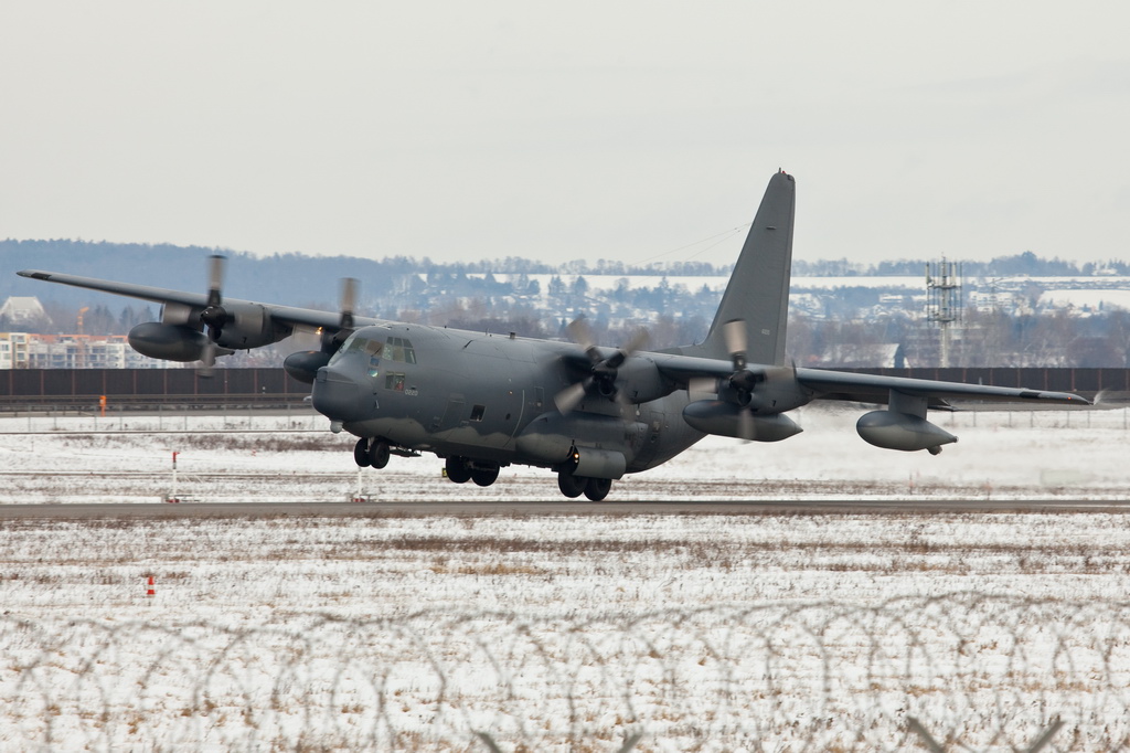 66-0220 USAF Lockheed HC-130P Hercules (L-382).jpg