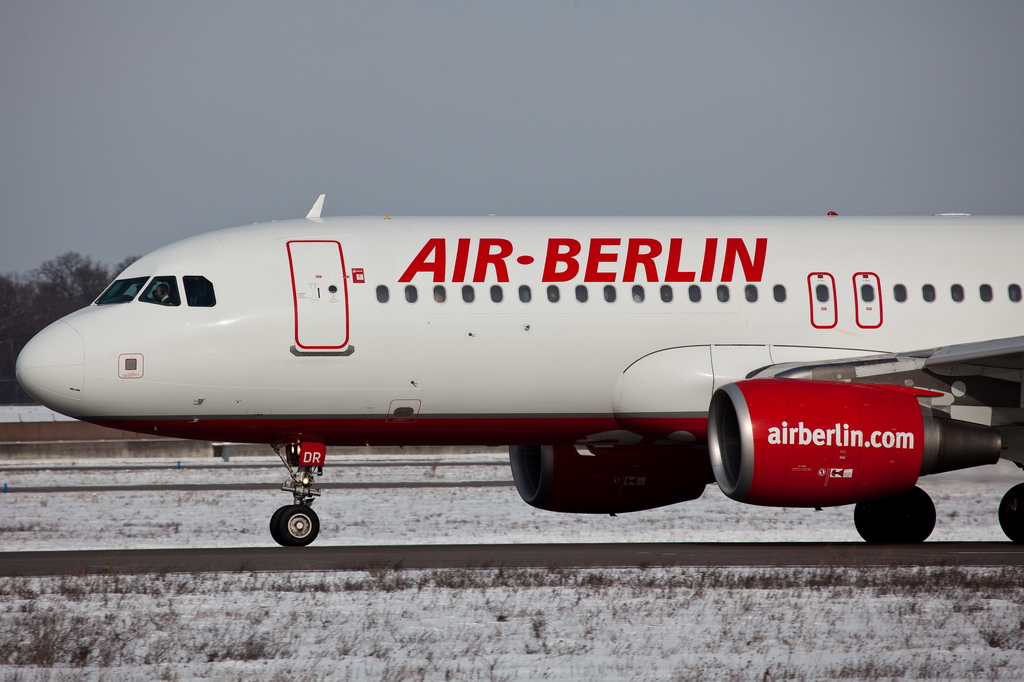 D-ABDR Air Berlin Airbus A320-214.jpg