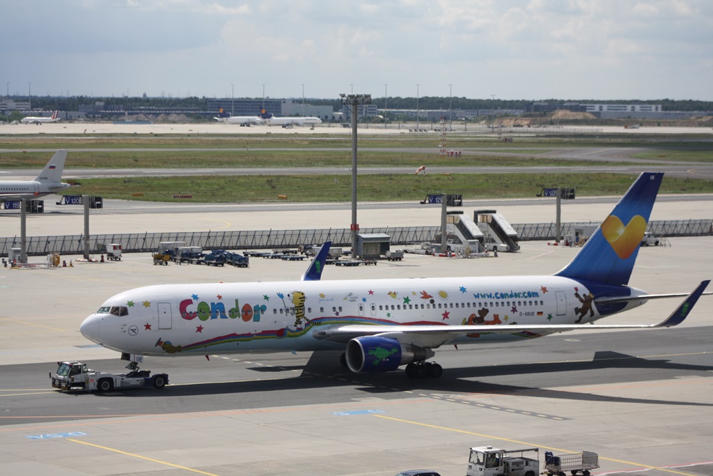 Condor 767-300 D-ABUE "Janosch"