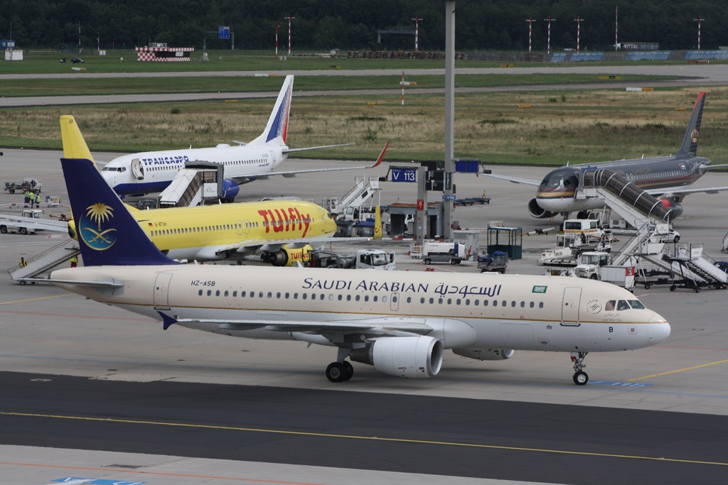 Saudi Arabian A320 HZ-ASB