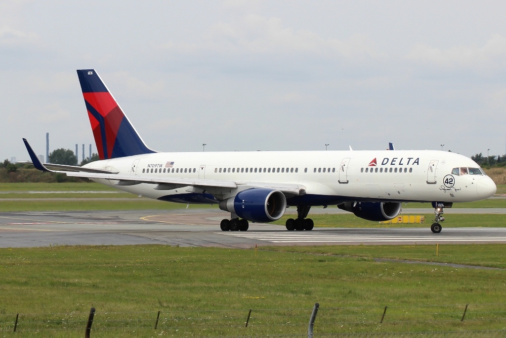 N709TW Delta Air Lines Boeing 757-2Q8(WL)