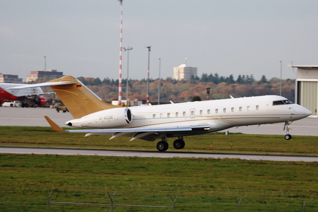und dann kam noch diese Beauty<br />Bombadier BD 700 Global 5000 <br />D-ACDE