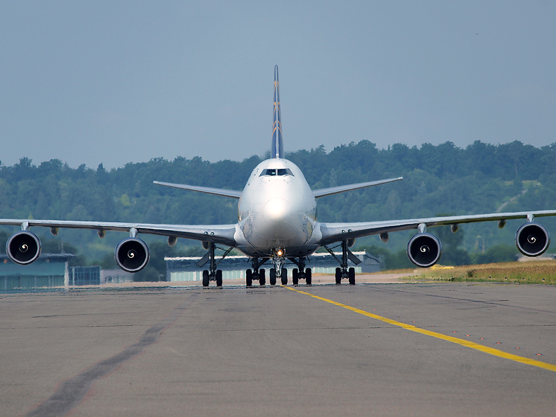 Atlas Air Boeing 747-47U(FSCD)-1.jpg