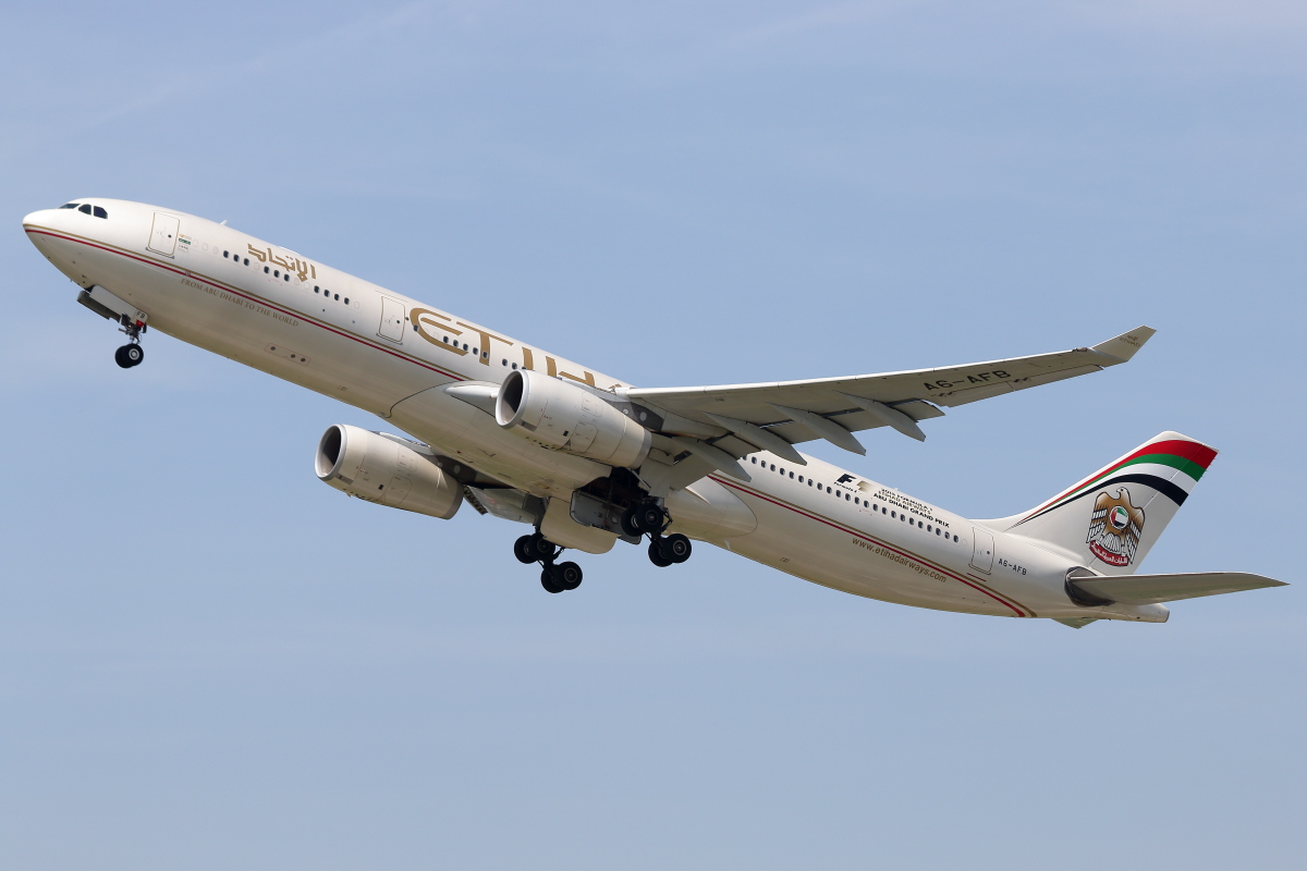 A6AFB_Etihad Airways_A330-343.JPG