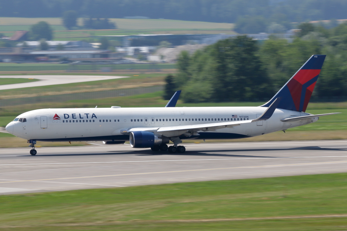 N172DN_Delta Airlines_B767-332(ER).JPG