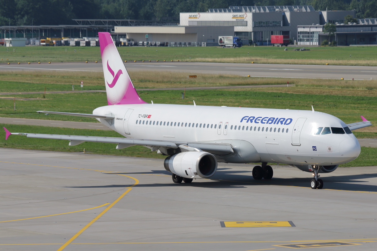 TC-FBR_FreeBird_A320-232.JPG