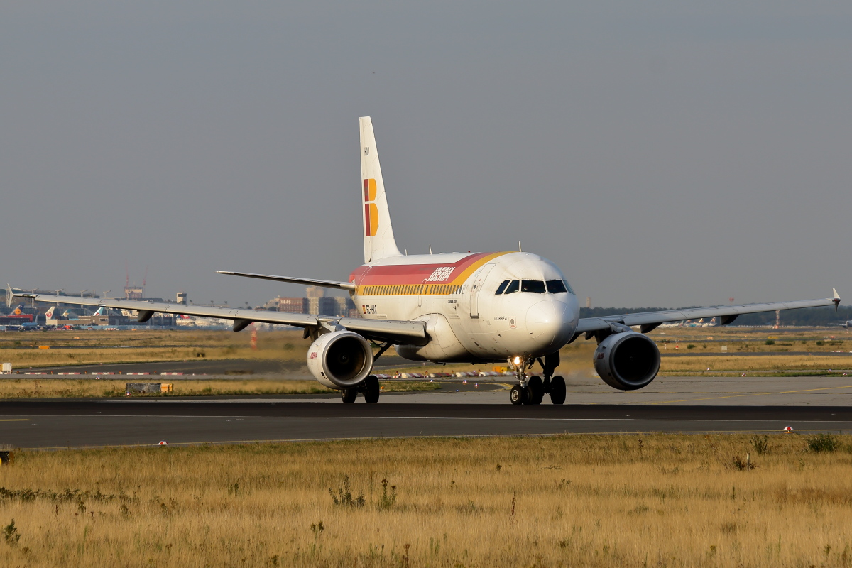 EC-HKO_Iberia_A319-111.JPG