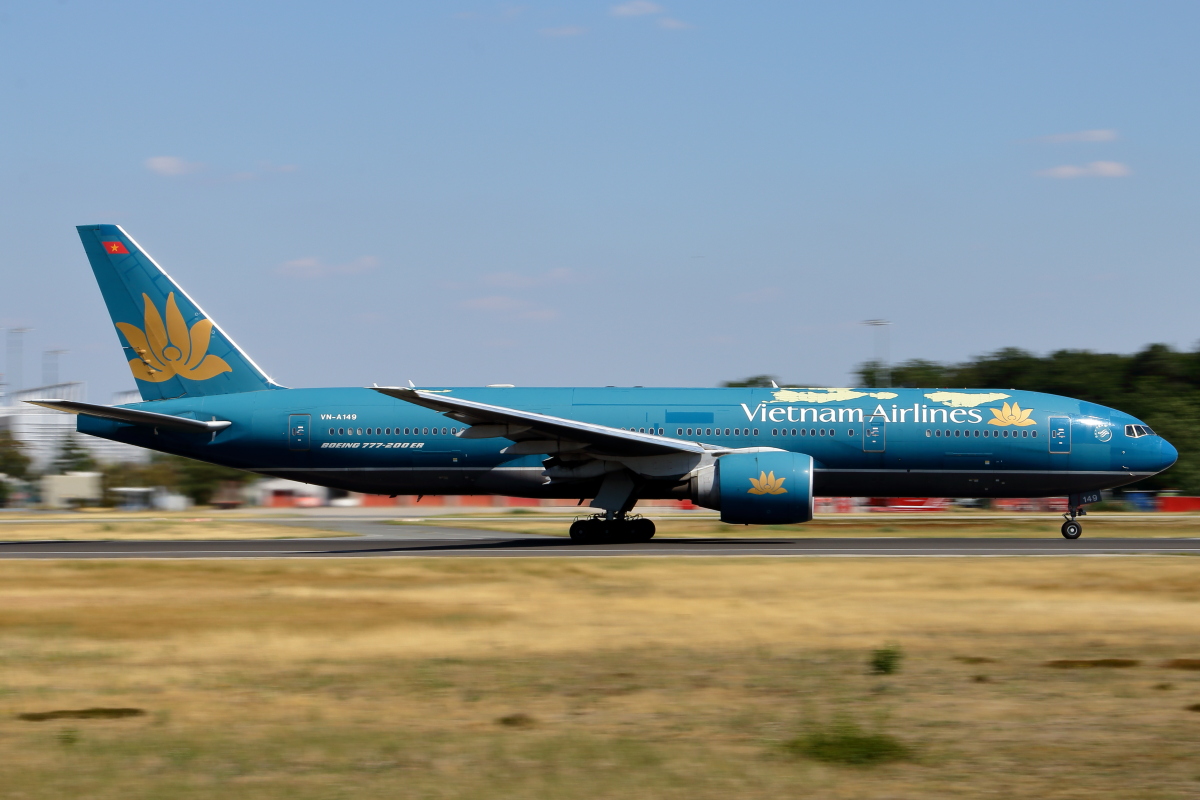 VN-A149 - Vietnam Airlines - B777-2Q8(ER).JPG