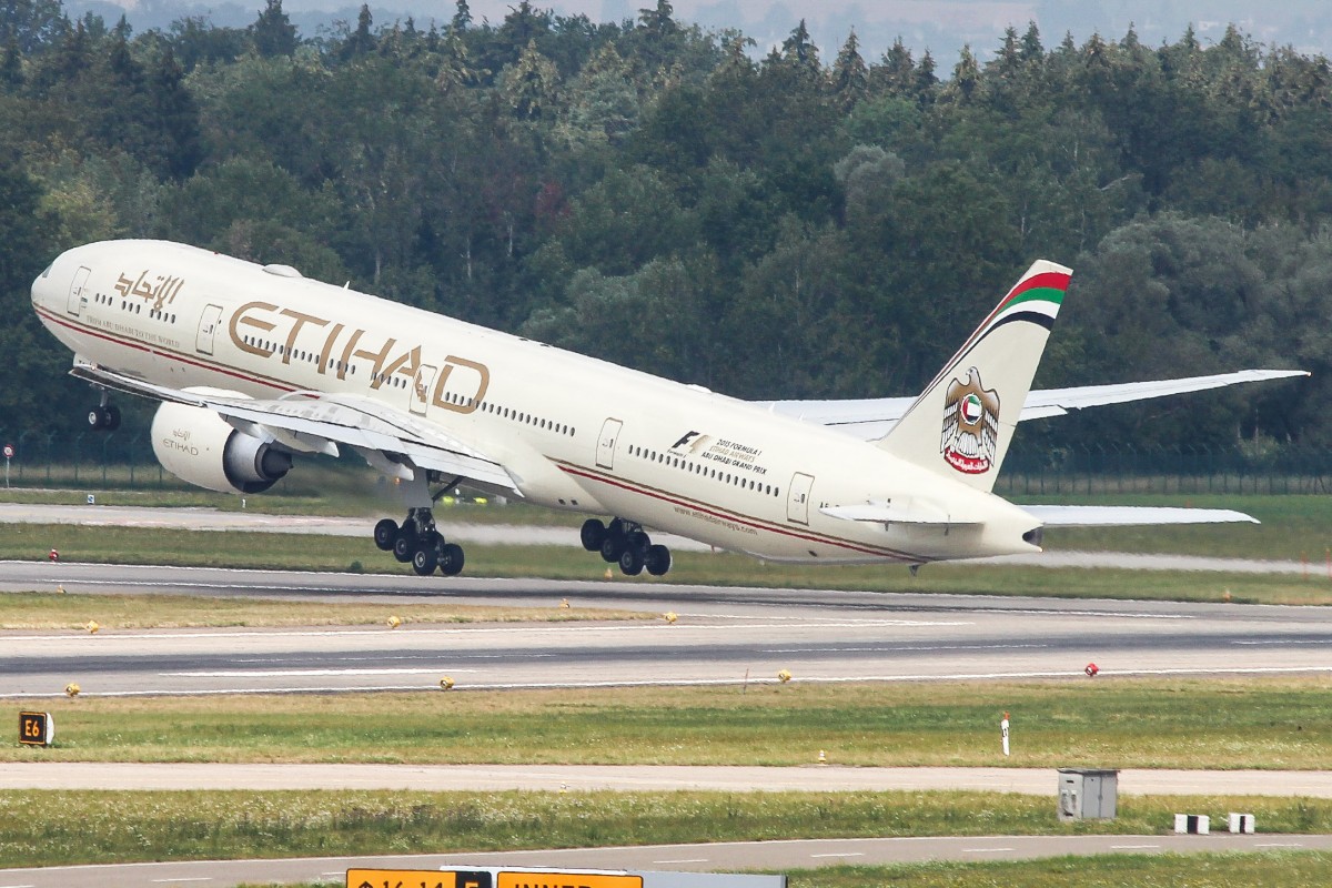 Da hatte ich mich so sehr auf die Boeing 787-9 gefreut und dann seh ich die T7 :/ naja die isbauch ganz Geil :D