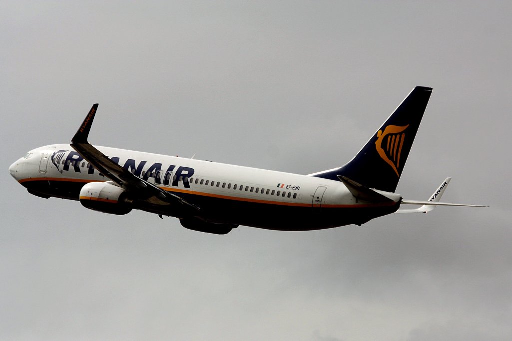 EI-EMI, Ryanyair B727-8, jetzt leider wieder ohne Sonderbemahlung