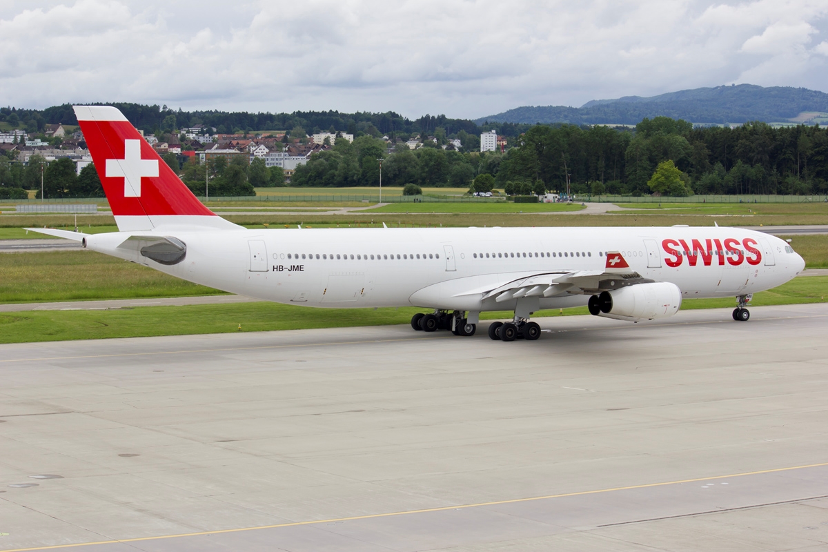 Swiss HB-JME.jpg