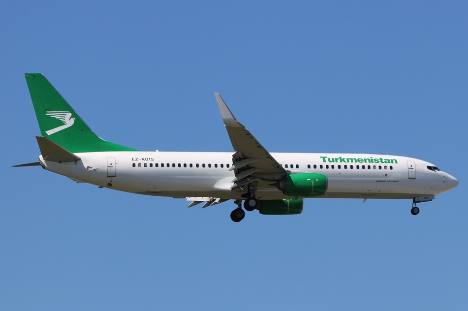 Turkmenistan Airlines B737-800 EZ-A015
