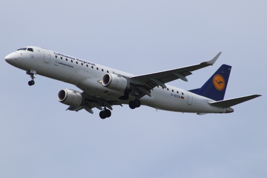 D-AECB (Flug LH1377) von Gdansk (Polen)
