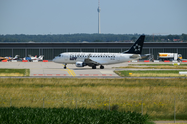 LOT Polish Airlines Embraer 170LR SP-LDK