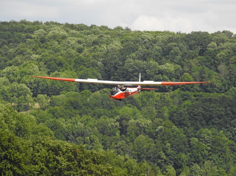 DSCN0182.JPG (677.15 KiB) 1512 mal betrachtet WB-935<br />Fliegendes Museum Hahnweide<br />Slingsby T21b (Bj. 1948)