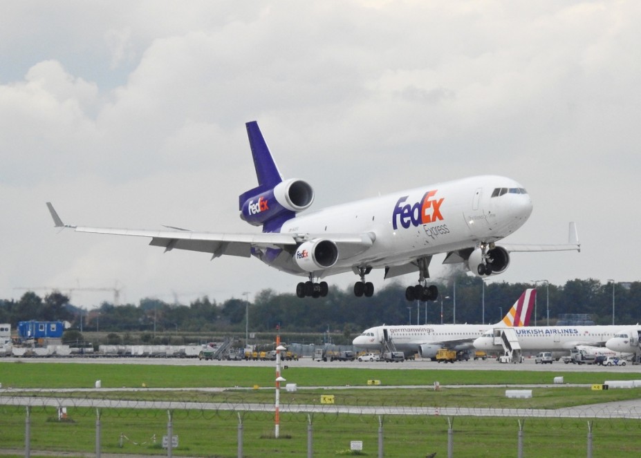 DSCN3240.JPG (411.67 KiB) 4224 mal betrachtet FedEx <br />McDonnell Douglas MD-11F<br />N621FE (c/n 48792)<br />del: May 1999 <br />Aircraft name: Connor