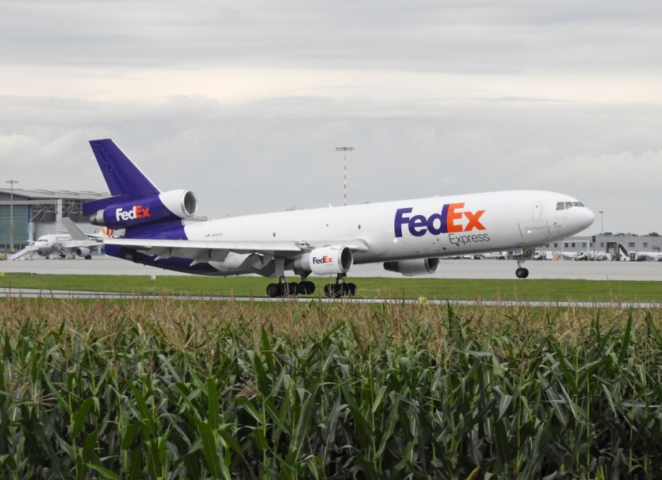 DSCN3245.JPG (482.03 KiB) 4206 mal betrachtet FedEx <br />McDonnell Douglas MD-11F<br />N621FE (c/n 48792)<br />del: May 1999 <br />Aircraft name: Connor