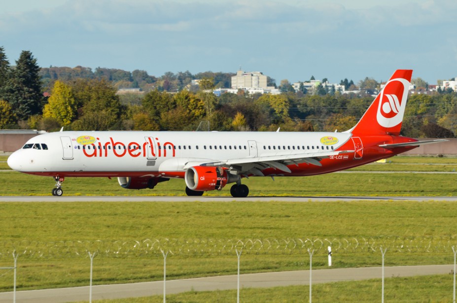 DSC_0198.jpg (623.19 KiB) 1580 mal betrachtet Niki A321 mit Stickern