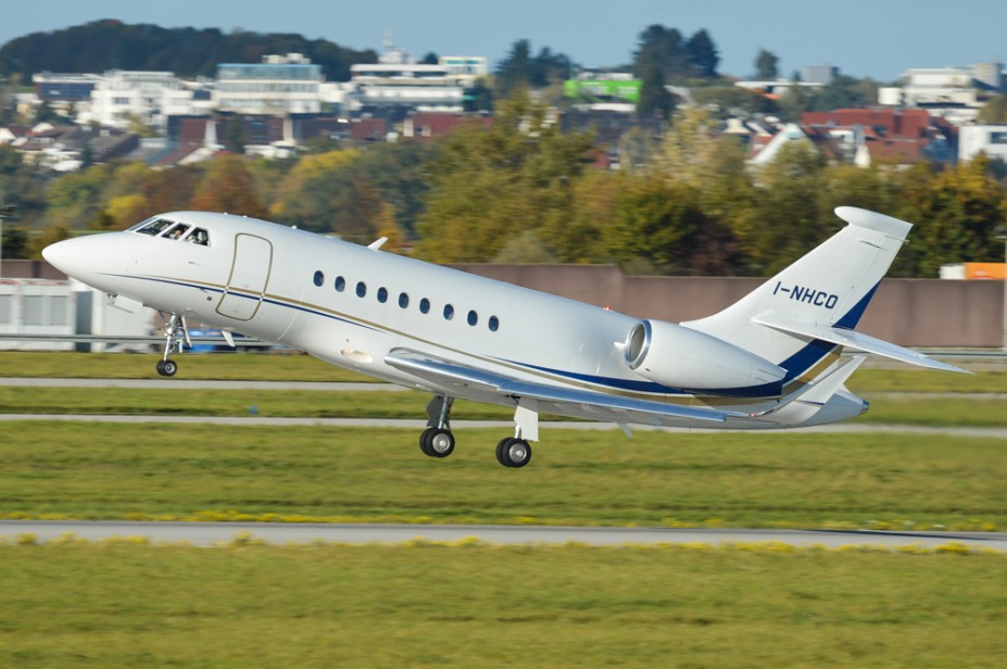 DSC_0252-2.jpg (513.41 KiB) 1581 mal betrachtet Dassauld Falcon 2000 (I-NCHO)
