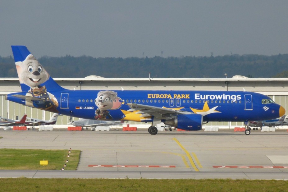 D-ABDQ.      A320-214