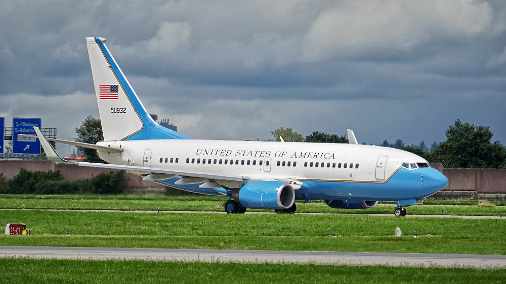 Boeing C40B der USA.jpg