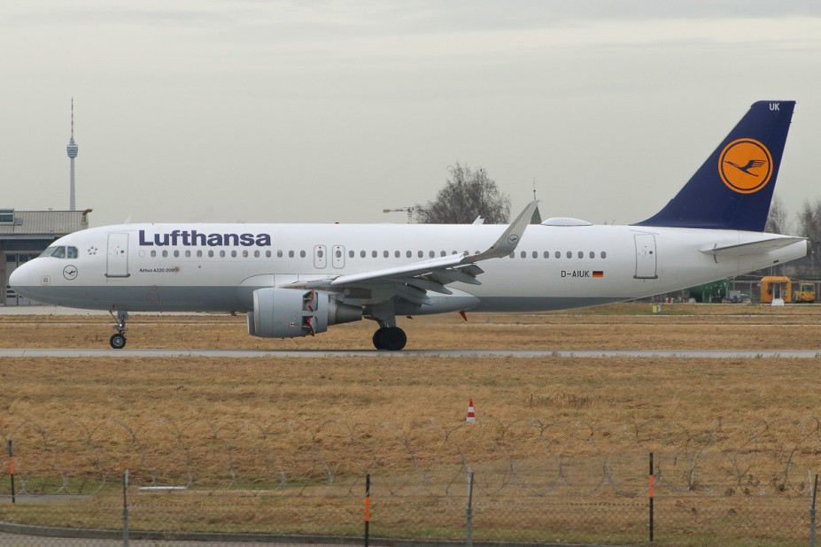 IMG_6450.jpg (713.18 KiB) 1492 mal betrachtet Lufthansa / Airbus A320-200 / D-AIUK