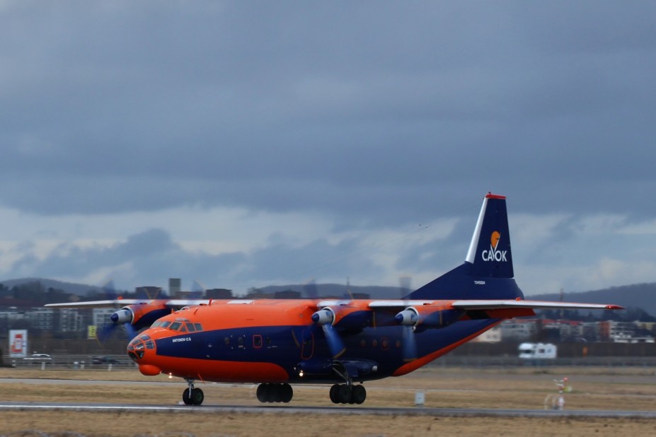 An-12B Cavok air UR-CNN