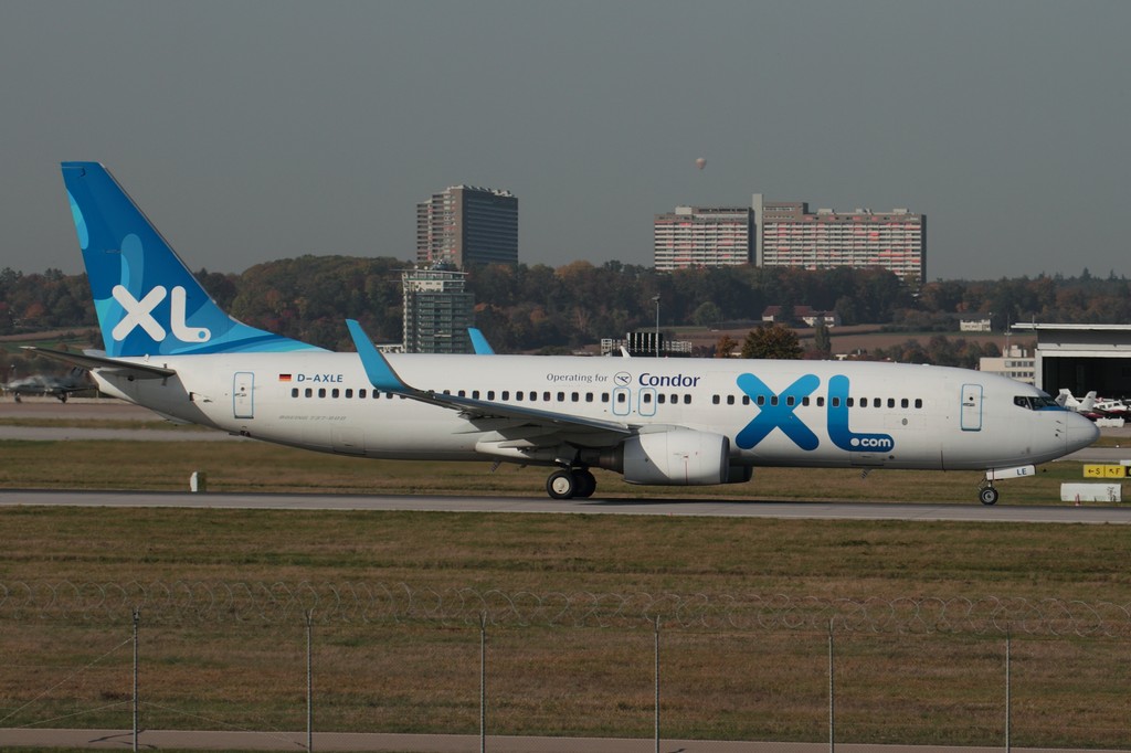 D-AXLE XL Airways 737-800
