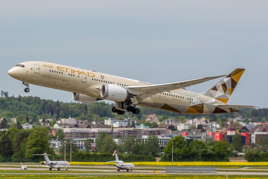 IMG_8984.jpg (526.63 KiB) 2074 mal betrachtet Etihad Airways Boeing 787-9 Dreamliner A6-BLE