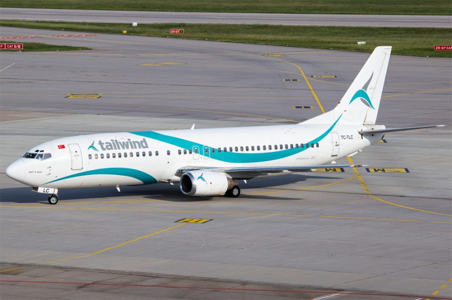 IMG_4993-2.jpg (496.93 KiB) 2025 mal betrachtet Tailwind / TC-TLC / Boeing 737-4Q8