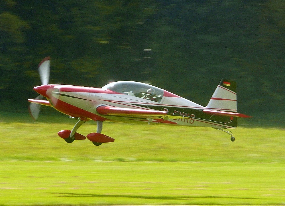 Extra 300S