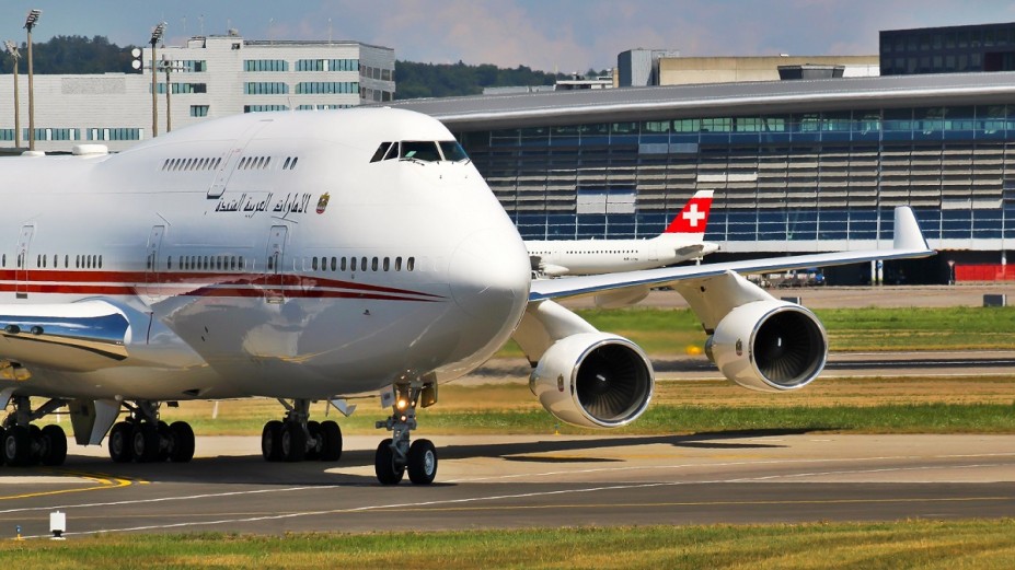 IMG_4305 2_edited edited edited.jpg (705.85 KiB) 1845 mal betrachtet Heute ging es spontan an de Flughafen Zürich wegen einem sehr seltenen Gast am ZRH