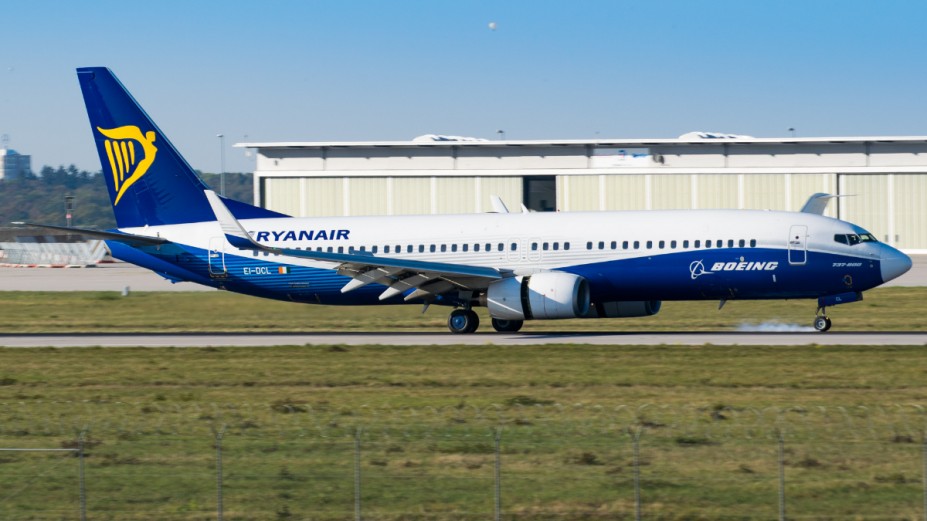 RYR Dreamliner-2.jpg (769.9 KiB) 1542 mal betrachtet RYR Dreamliner-2.jpg