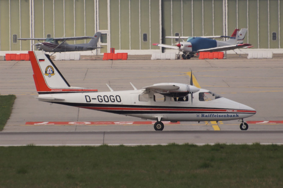 D-GOGO    Partenavia P68-C-TC