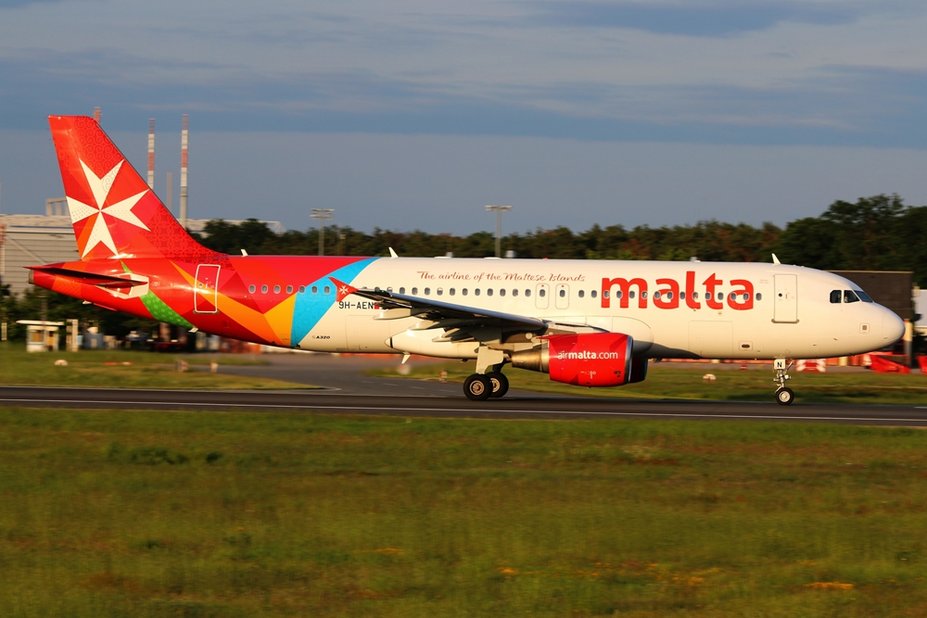 9H-AEN Air Malta Airbus A320-214
