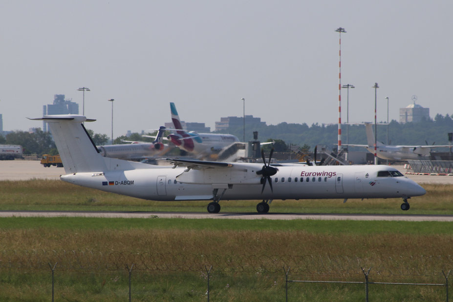 D-ABQM // De Havilland Canada Dash 8 Q400 (13 Jahre alt) // Eurowings // EW2827 aus Mailand