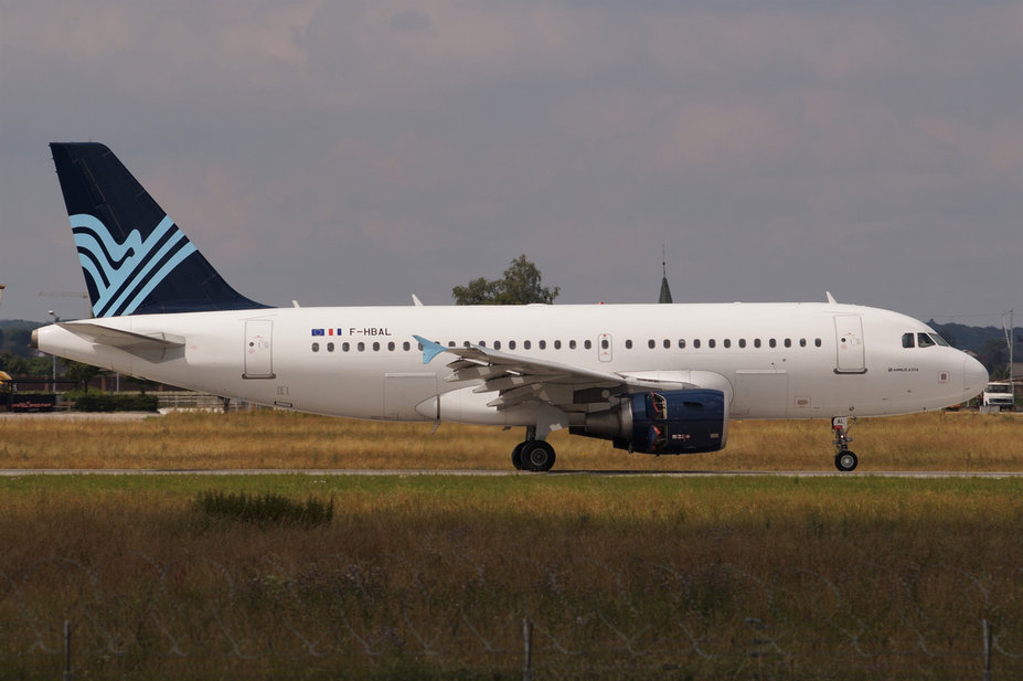 DSC02932.jpg (464.36 KiB) 1208 mal betrachtet F-HBAL A319-111 Aigle Azur