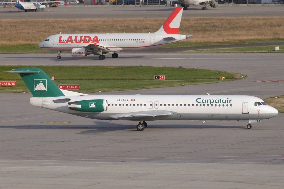 RIMG0624.jpg (463.71 KiB) 1919 mal betrachtet YR-FKA Fokker 100 Carpatair