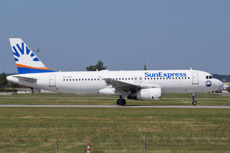 YL-LCP    A320-232     Sun Express