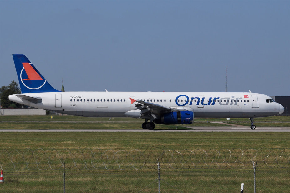 DSC06639.jpg (502 KiB) 2034 mal betrachtet TC-OBK A321-231 Onur Air