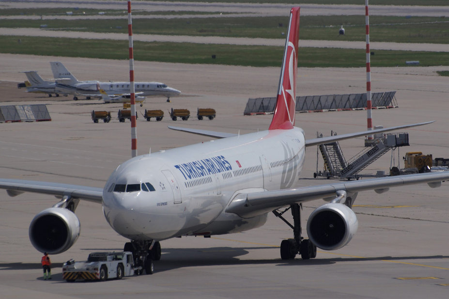 DSC06534.jpg (499.72 KiB) 2044 mal betrachtet TC-JOM A330-302 Turkish Airlines