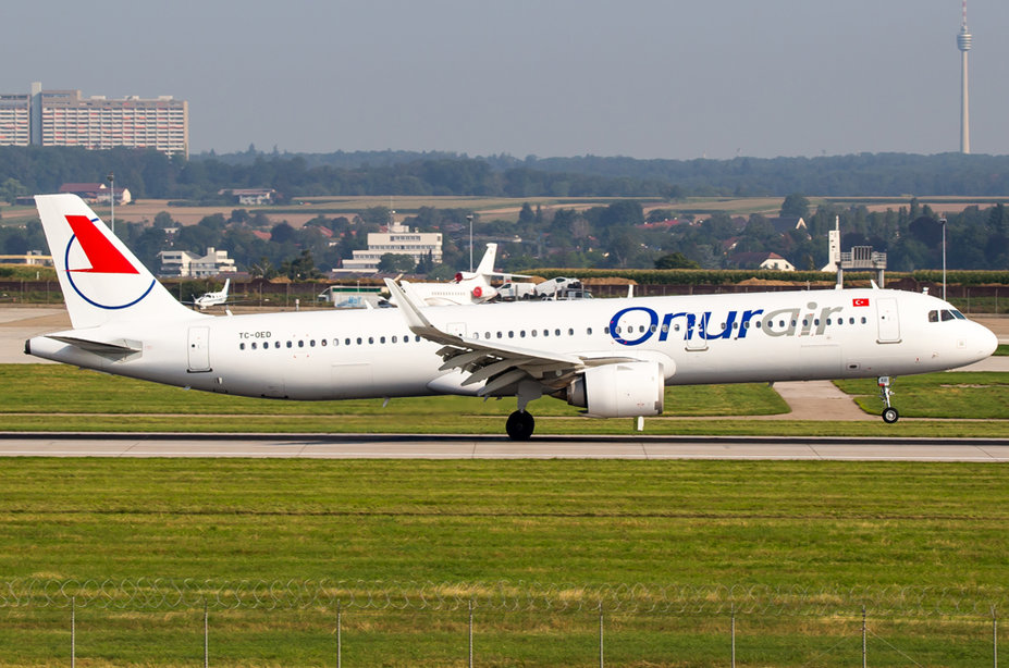 IMG_4494-2.jpg (613.33 KiB) 2802 mal betrachtet Onur Air / TC-OED / Airbus A321-253N