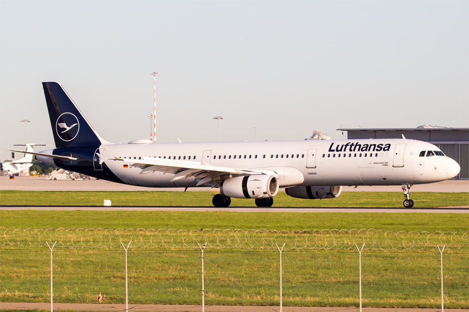 IMG_4778-2.jpg (541.59 KiB) 1190 mal betrachtet Lufthansa / D-AISQ / Airbus A321-231