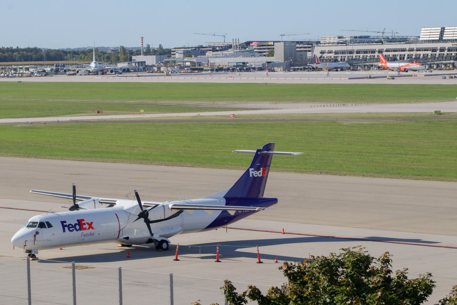 IMG_1810.jpg (675.52 KiB) 3031 mal betrachtet EI-FXH // ATR 72-202(F) (28 Jahre alt) // FedEx // im Luftfrachtzentrum am Flughafen Stuttgart