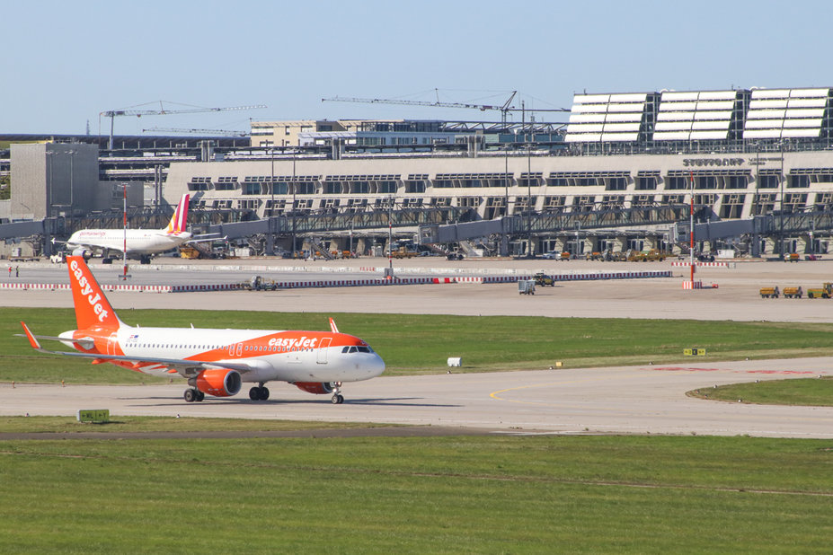 IMG_1823.jpg (743.57 KiB) 2923 mal betrachtet OE-IZG // Airbus A320-214 (3 Jahre alt) // easyJet // U25596 nach Berlin