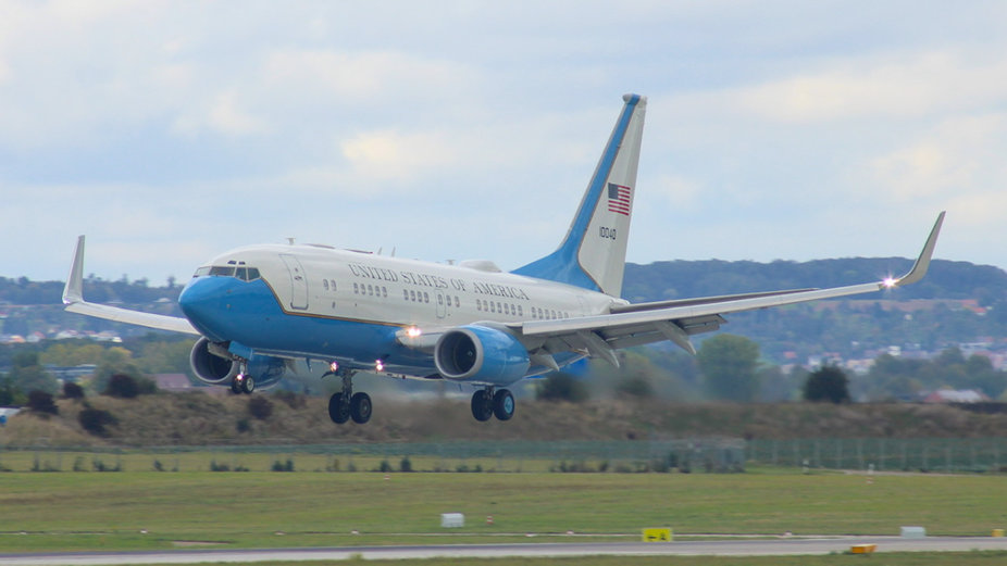 E36FBA79-B0FD-409B-8722-C9056561CD2D.jpeg (655.26 KiB) 3407 mal betrachtet US-Airforce C40 01-0040