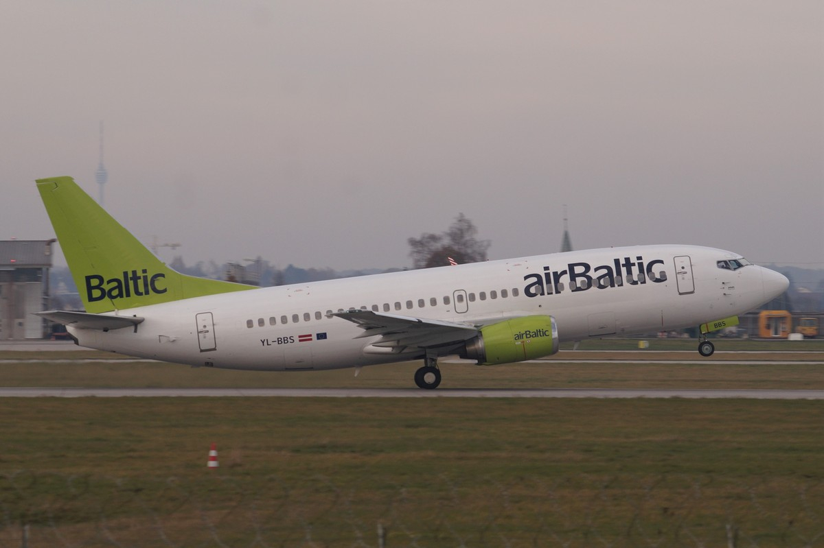 YL-BBS 737-31S Air Baltic
