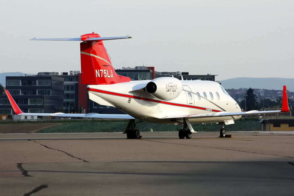 N75LJ Learjet 55 Jet I.C.U