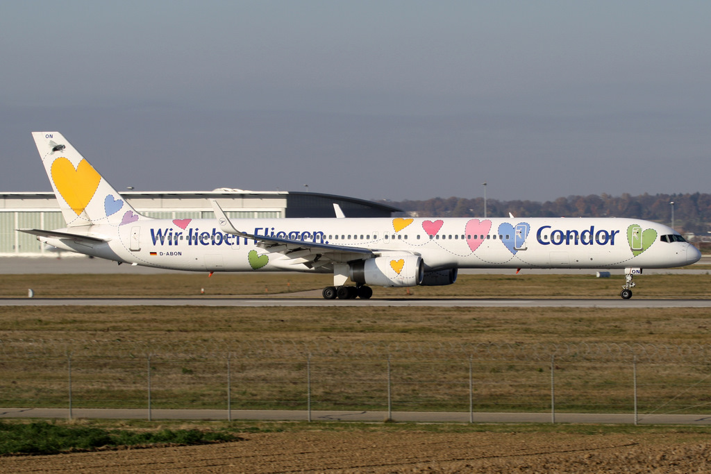 Condor, Boeing 757-330<br />  D-ABON